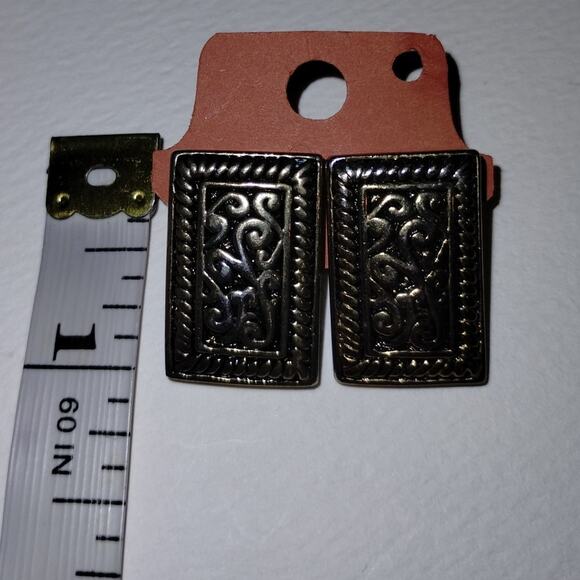 Vintage Damascene Gold Tone Stud Back Costume Jewelry Rectangular Earrings - Picture 4 of 4
